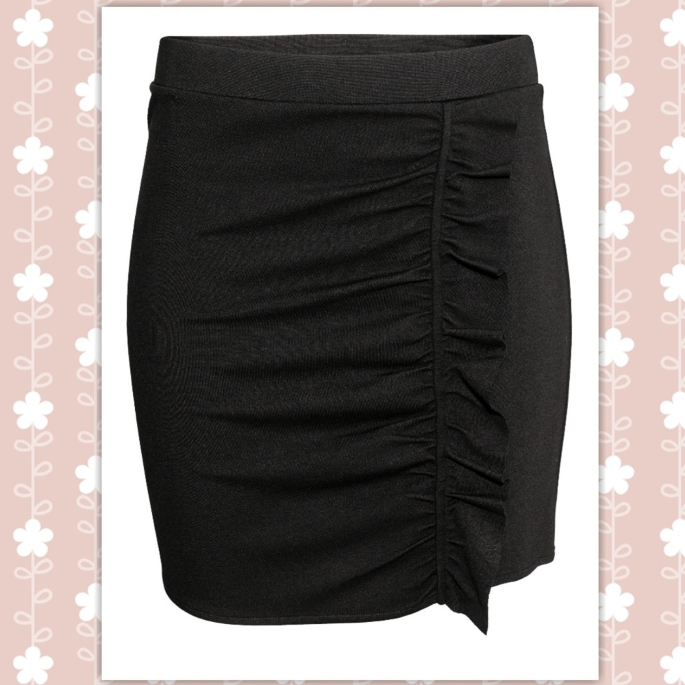 ❤NWT H&M High-Waisted Jersey Ruffle Skirt Size M❤